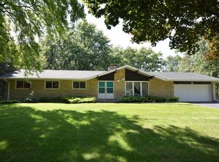 W139N7031 Bay Ridge Ln, Menomonee Falls, WI 53051