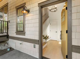4631 Chardonnay Ln NE #C102, Bainbridge Island, WA 98110