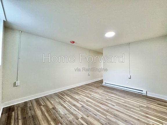 4th image of 254 Willard St #4