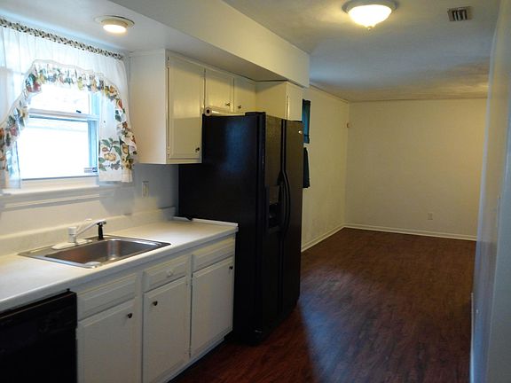 4th image of 908 Boughton Way