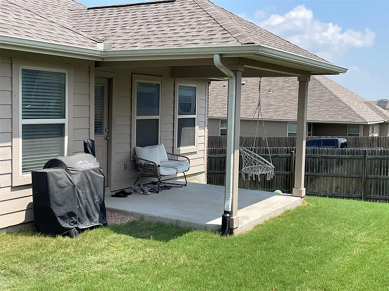 13313 Henneman Dr — Photo 17