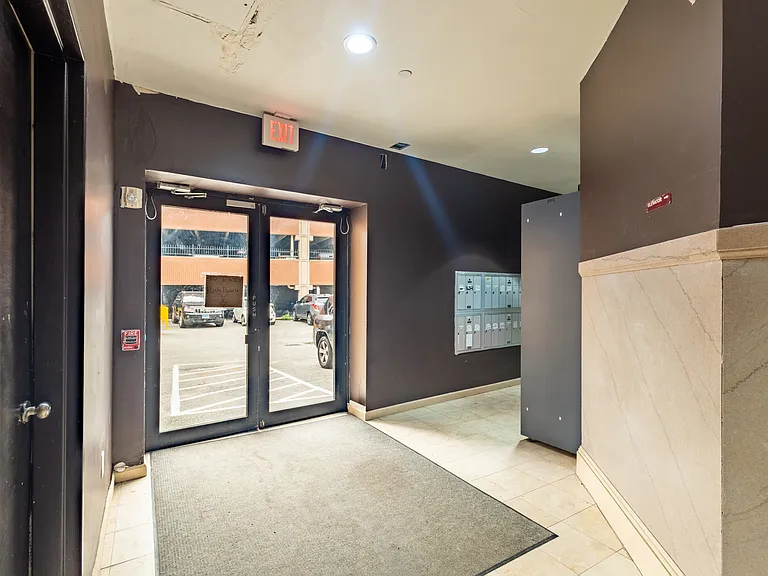 Thayer Building — Photo 22