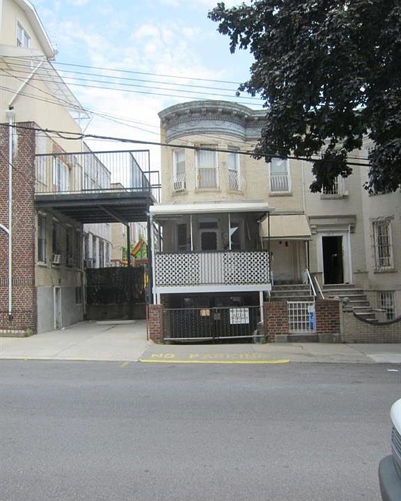 2nd image of 1015 47th St