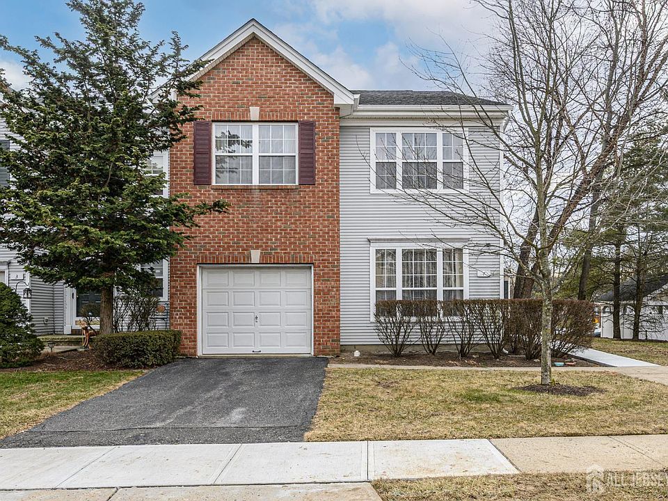 1st image of 1 Cambridge Ct