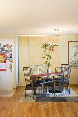 Sold by KA Realty Group Inc | media 32