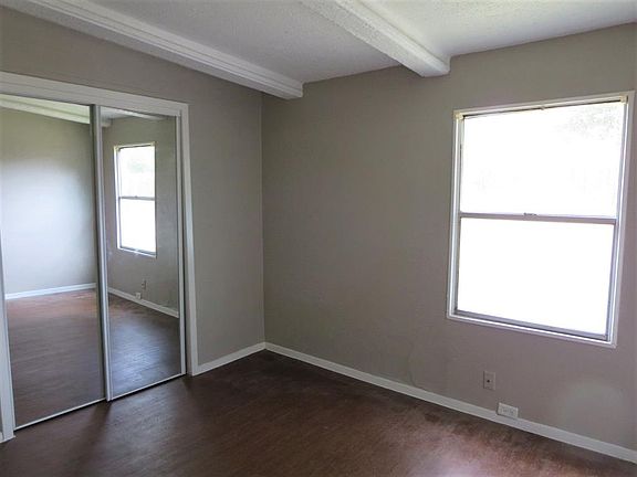 5th image of 1018 Beverly Dr