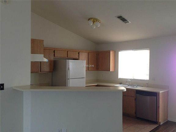 3rd image of 4167 Heller Dr