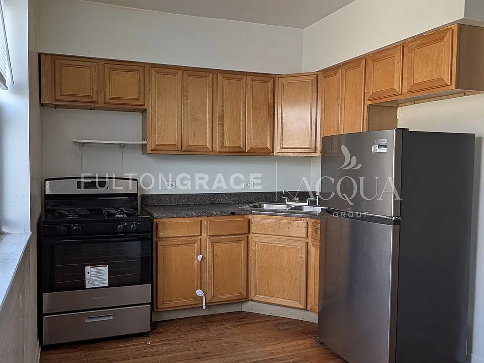 2308 W Rosemont Ave #3