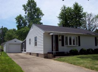 45 Maple Ct, Decatur, IL 62526