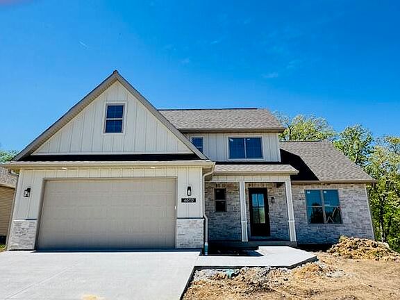 3rd image of 4602 Maple Leaf Dr