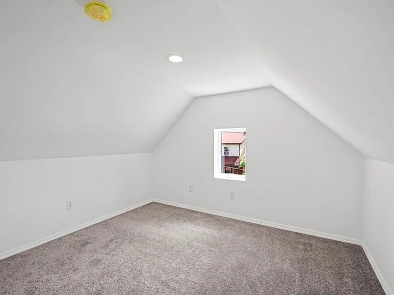 317 Anthony St — Photo 25