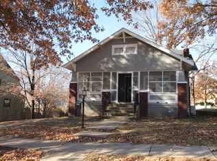 1045 N 4th St, Independence, KS 67301