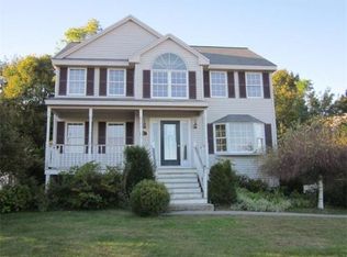 7 Granny Smith Ln, Woburn, MA 01801