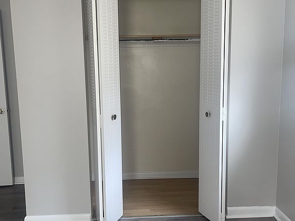 2nd image of 105 Lincoln St