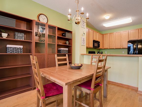 4th image of 1610 Woodlynn Ave E #2