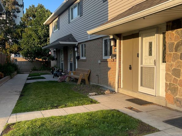 52 Village Ct, Brampton, ON L6W 1A6