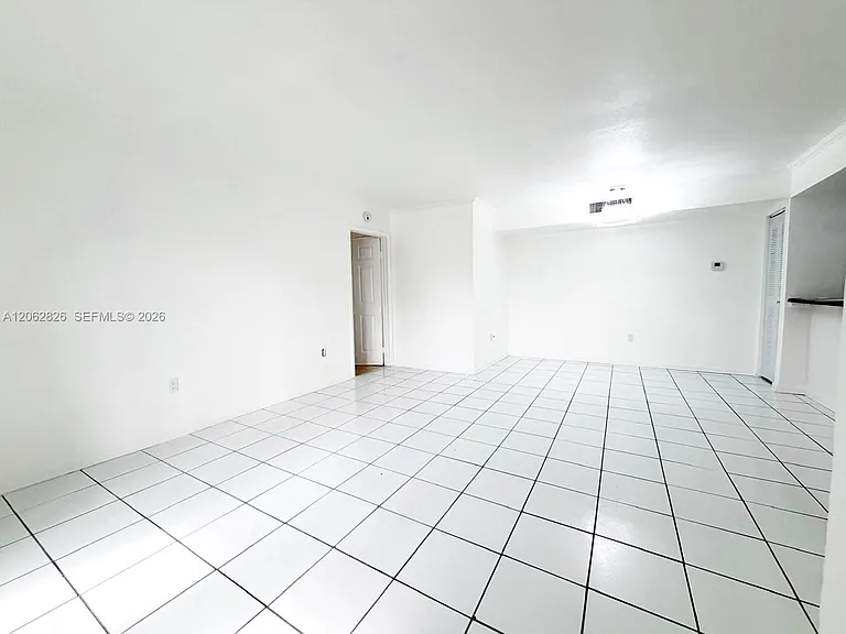 20681 NE 4th Pl #101 — Photo 8