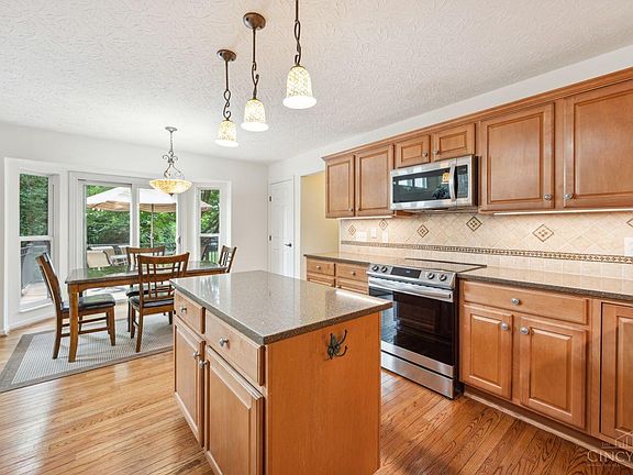 5th image of 6450 Holly Hill Ln
