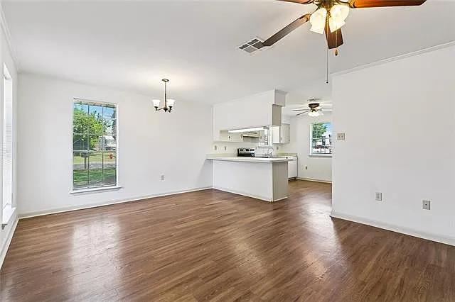 3 bed, 2.0 bath, 1090 sqft, $1,400 — Photo 4