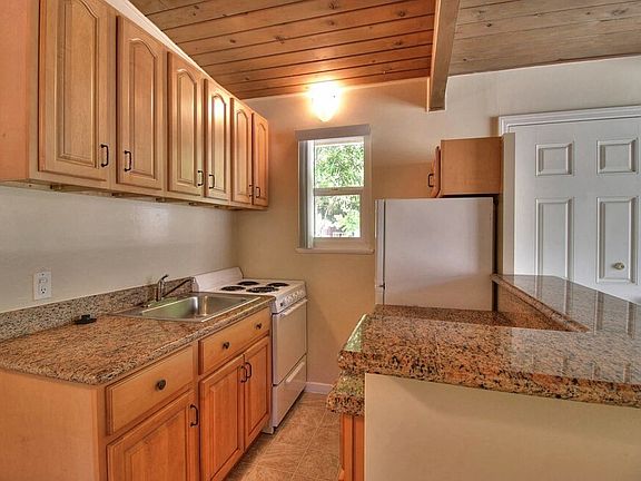 4th image of 445 Stanford Ave #445