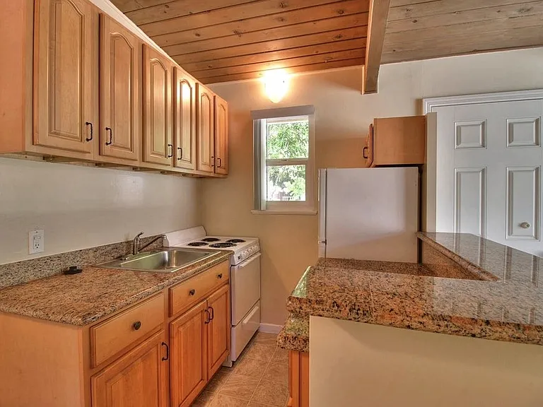 431 Stanford Ave #431 — Photo 4