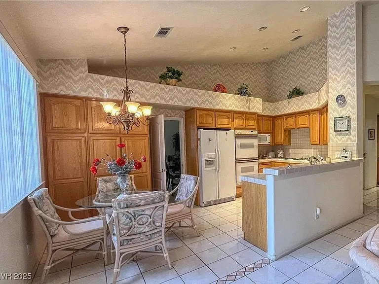 1609 Windsford Cir — Photo 5