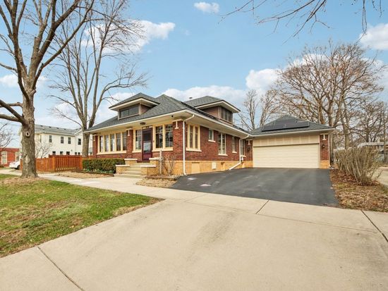 316 E 13th St, Lockport, IL 60441