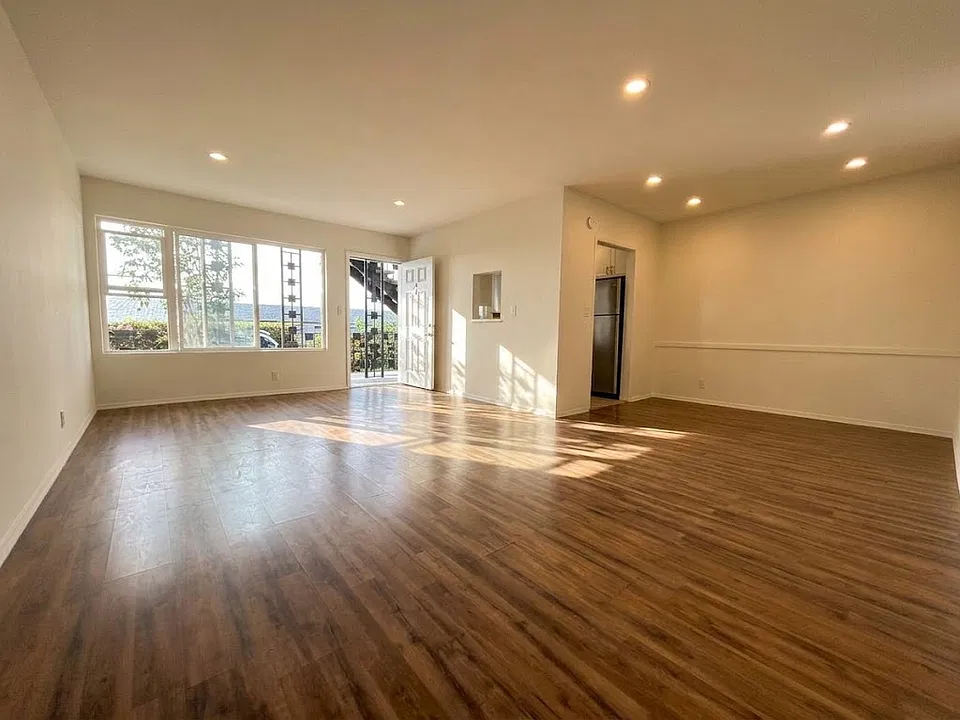 N Sierra Bonita Ave
