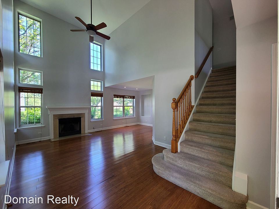 1st image of 2910 Belle Ln