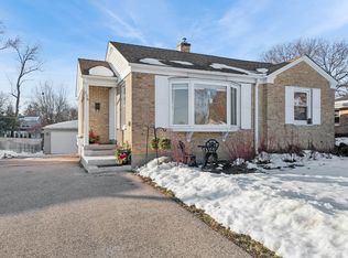 126 N Rohlwing Rd, Palatine, IL 60074