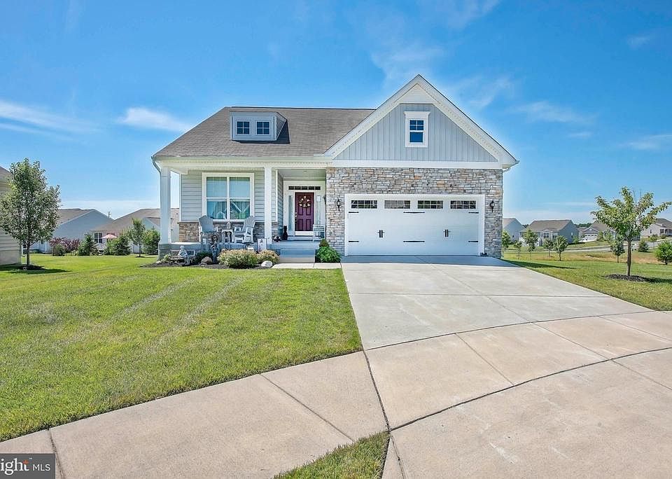 1st image of 523 Sweetspire Ct