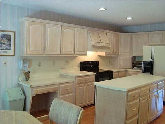 Tons of Cabinets 