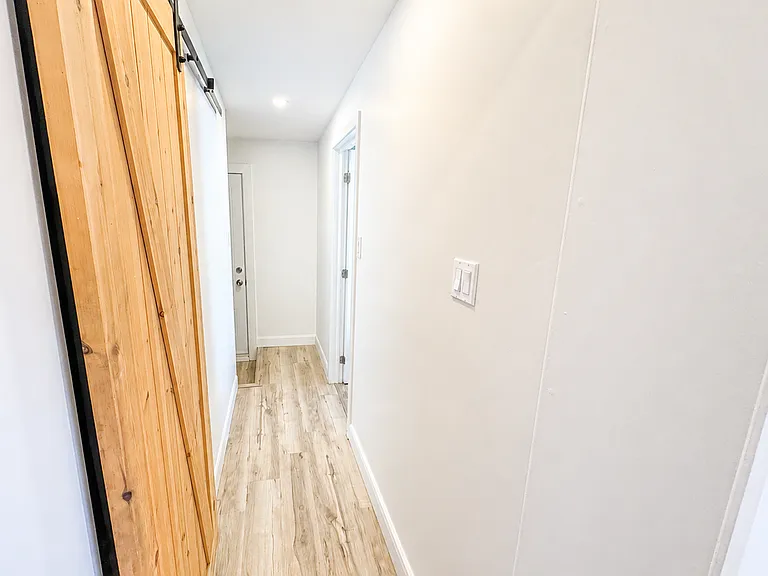 24 Cayuga St #A — Photo 16