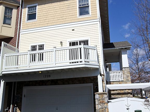 2nd image of 1228 N Danville St