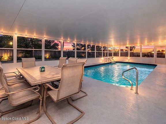 3rd image of 1245 Arlington Cir