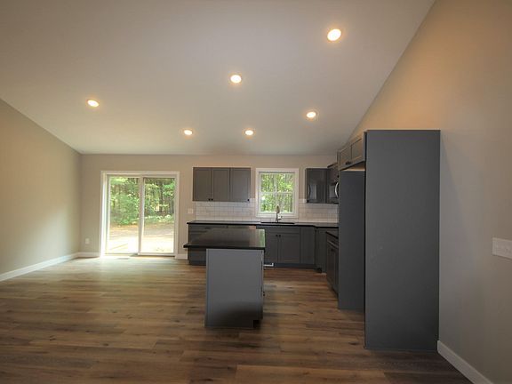 3rd image of 1699 Old Cabin Dr