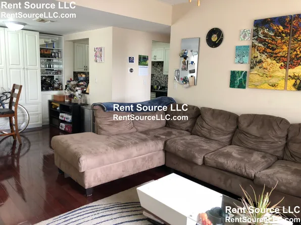170 Gore St APT 304, Cambridge, MA 02141