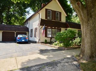 311 E 2nd St, Dundee, IL 60118