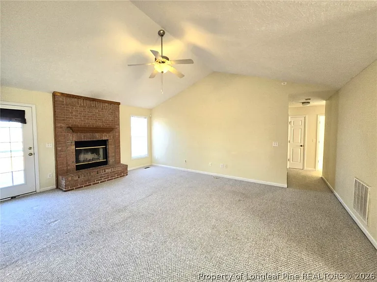 359 Arlington Dr — Photo 8