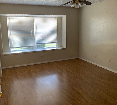 5th image of 1400 Culberson Dr