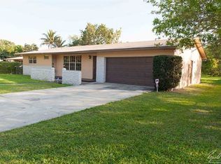 150 NE 156th St, Miami, FL 33162
