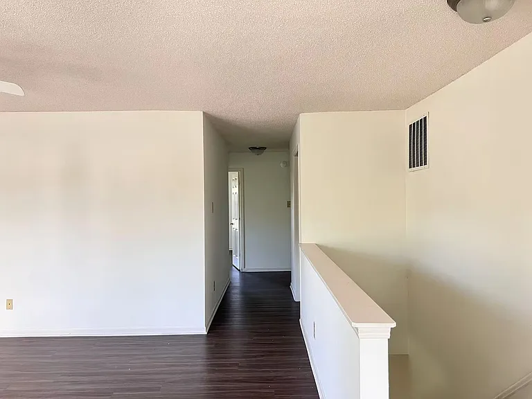 10400 Hickory Hill Dr — Photo 21