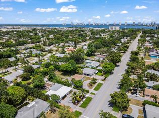 435 Park Ave, Lake Park, FL 33403