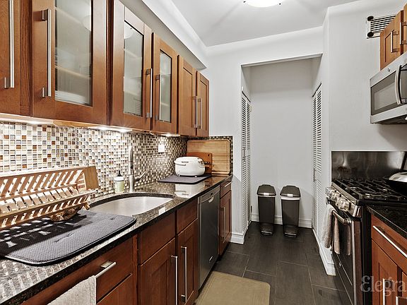4th image of 344 W 23rd St APT 1B