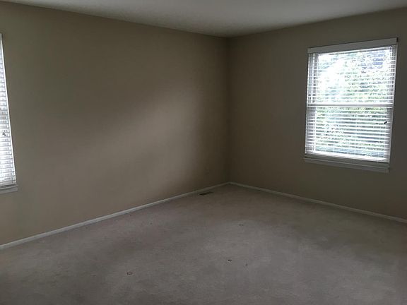 4th image of 205 Aqueduct Dr #109
