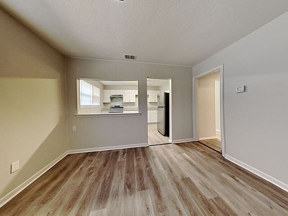 5th image of 6958 Christopher Robin Dr