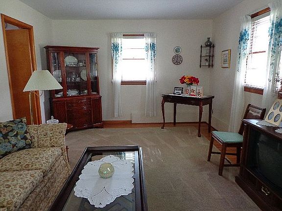 Large bright living room