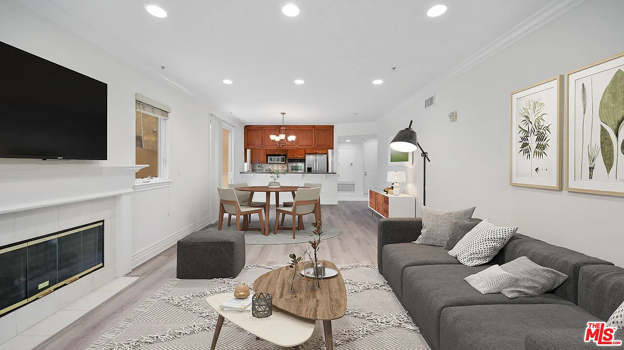2 bed, 2.5 bath, 1500 sqft, $4,750 — Photo 2