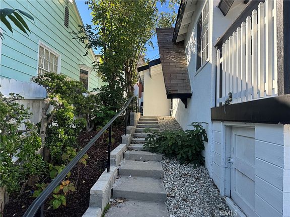 3rd image of 529 N Leland Ave