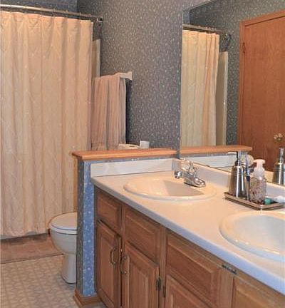 5th image of 4192 & 4198 Woodpark Dr